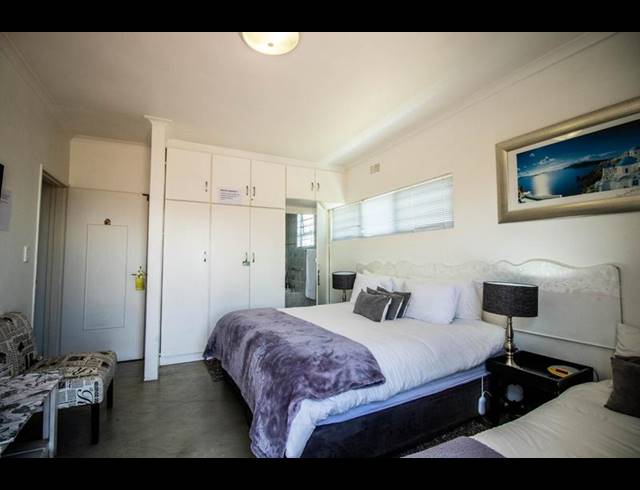 8 BEDROOM HOUSE FOR SALE IN COUNTRY CLUB